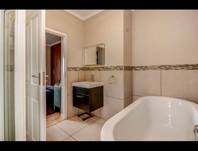 3 BEDROOM TOWNHOUSE TO LET IN NORTHGATE