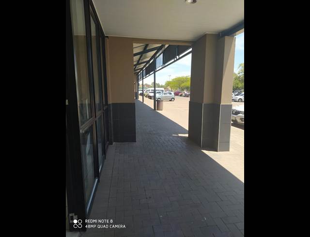 120M² BUSINESS CENTRE TO LET IN WATERVAL EAST