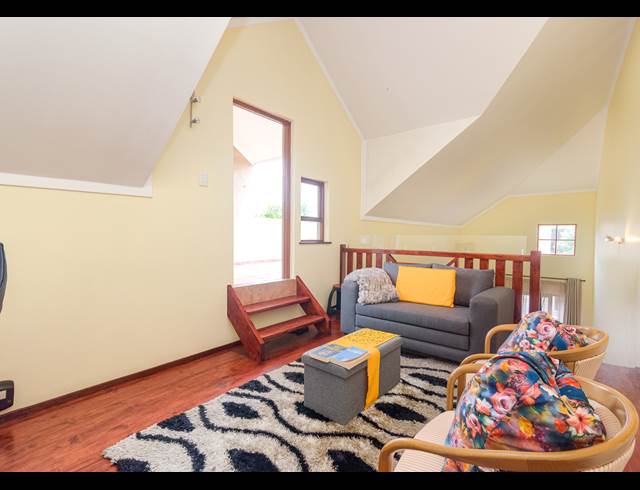 2 BEDROOM TOWNHOUSE RENTED IN SUNNINGHILL