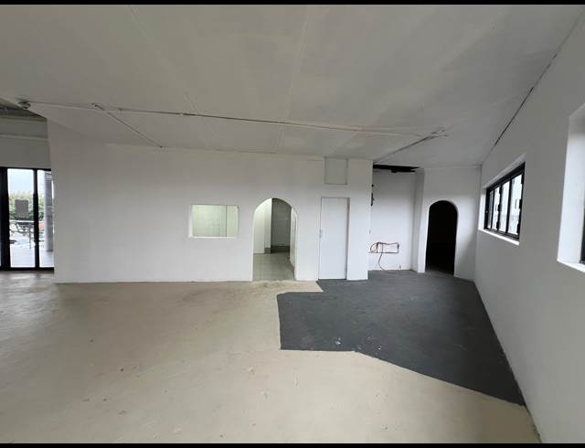 233M² RETAIL TO LET IN SUNNINGDALE