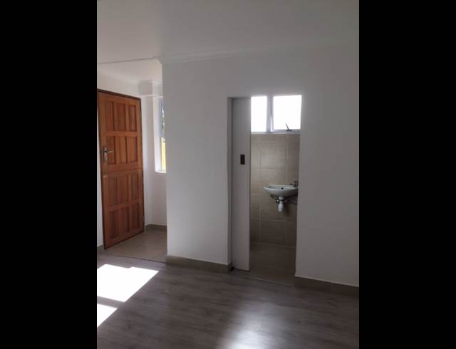 2 bed property to rent in EDGEMEAD