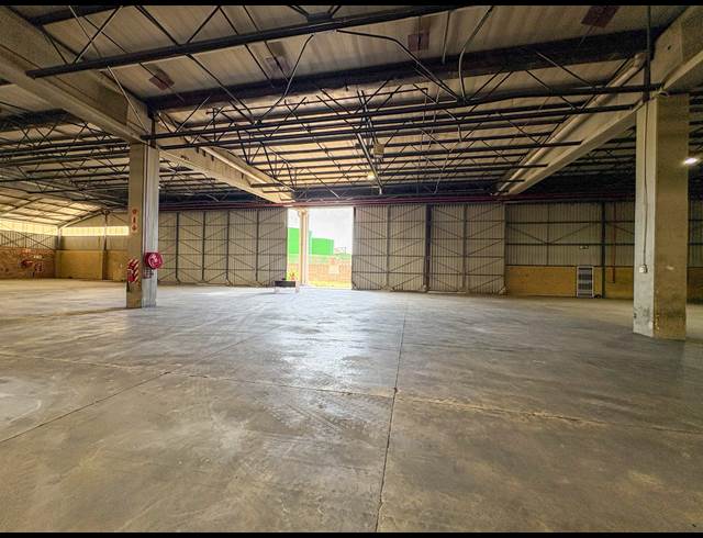 7,694M² WAREHOUSE TO LET IN MOBENI