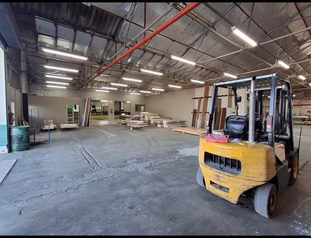 992M² WAREHOUSE TO LET IN CHISELHURST