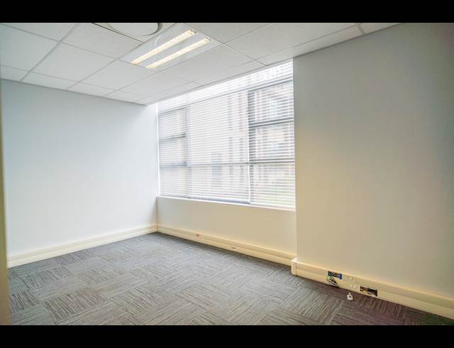 600M² OFFICE TO LET IN PARKHAVEN