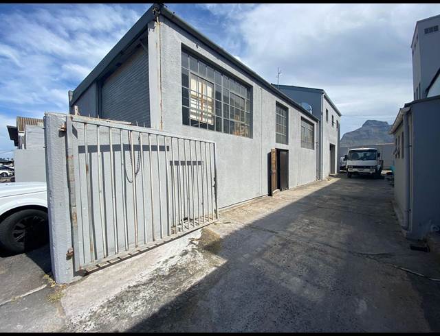 130M² WAREHOUSE TO LET IN PAARDEN EILAND