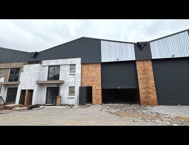 395M² WAREHOUSE TO LET IN BARTLETT