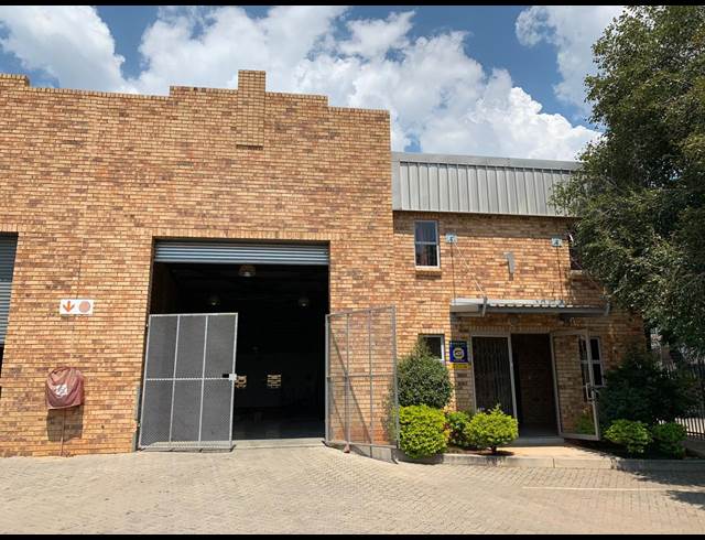 325M² WAREHOUSE TO LET IN LASER PARK