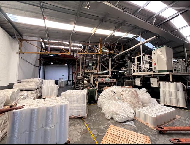 1,101M² WAREHOUSE TO LET IN SPRINGFIELD