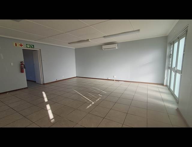 109M² BUSINESS TO LET IN NAHOON