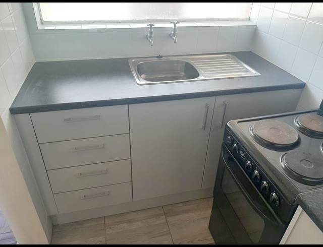 1 bed property to rent in ROSEBANK