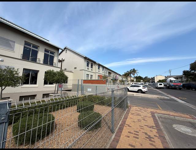 215M² OFFICE TO LET IN DURBANVILLE CENTRAL