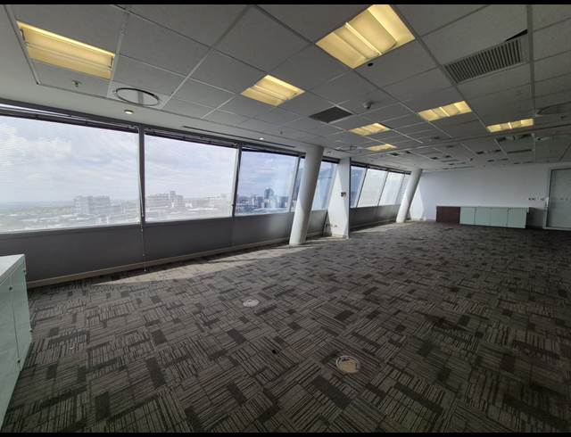 521M² OFFICE TO LET IN SANDHURST