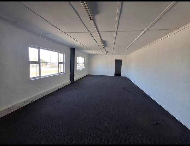1,304M² WAREHOUSE TO LET IN WOODBROOK