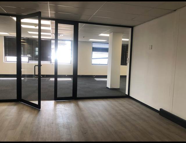 298M² OFFICE TO LET IN SANDHURST