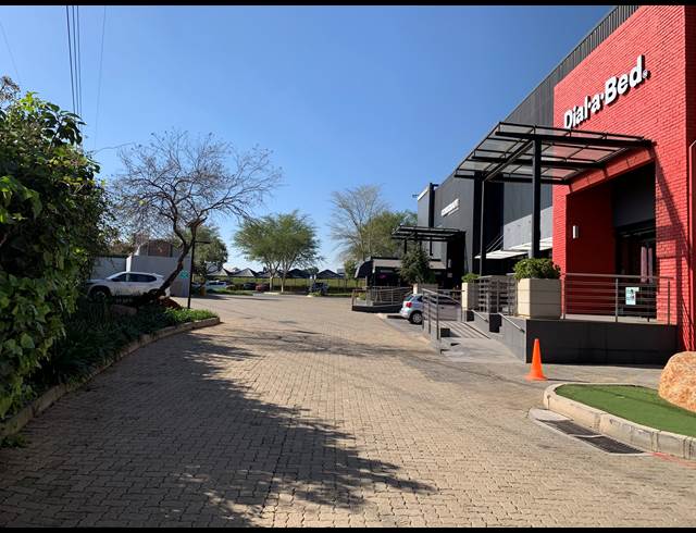 753M² OFFICE TO LET IN KRAMERVILLE