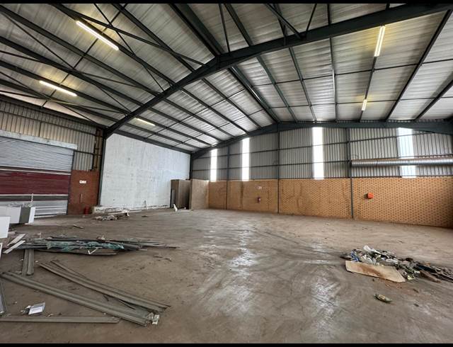 381M² WAREHOUSE TO LET IN CLAYVILLE