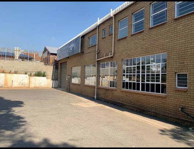 380M² WAREHOUSE TO LET IN STRIJDOMPARK