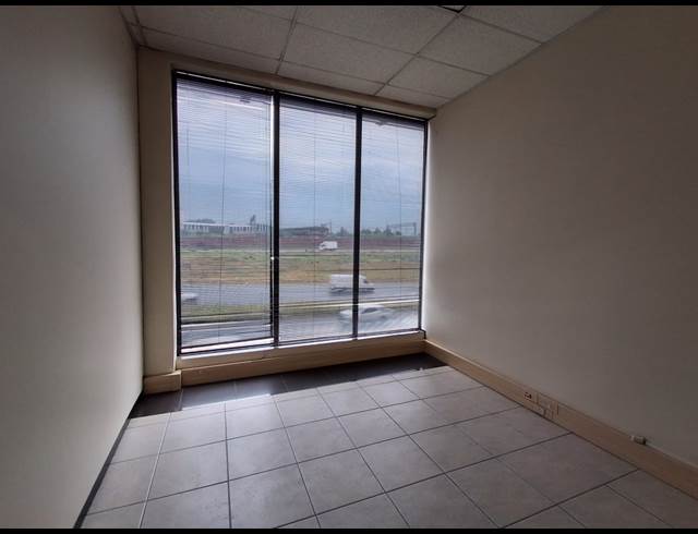 1,065M² OFFICE TO LET IN HERIOTDALE