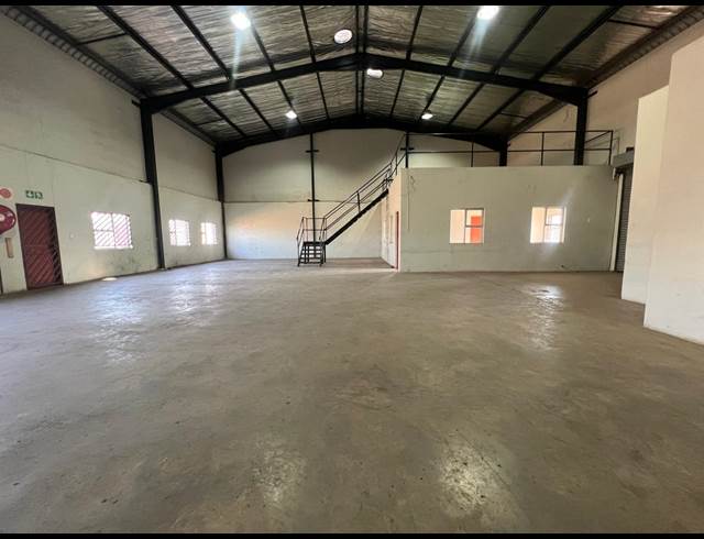 300M² WAREHOUSE TO LET IN SUNDERLAND RIDGE