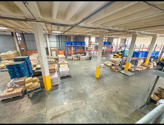 1,224M² WAREHOUSE TO LET IN WESTMEAD