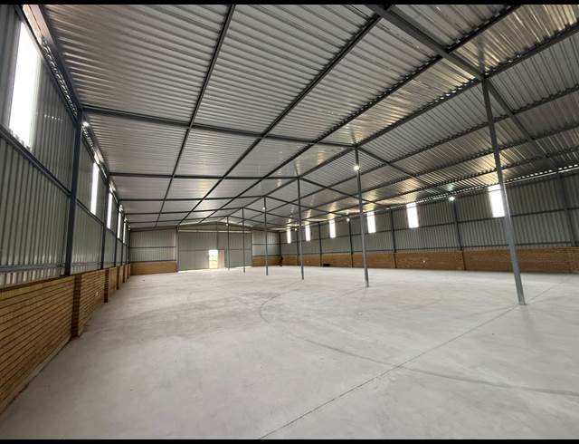 800M² WAREHOUSE TO LET IN TEDDERFIELD AH
