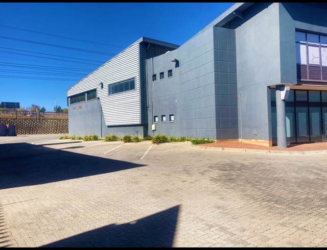 1,233M² WAREHOUSE TO LET IN LINBRO PARK