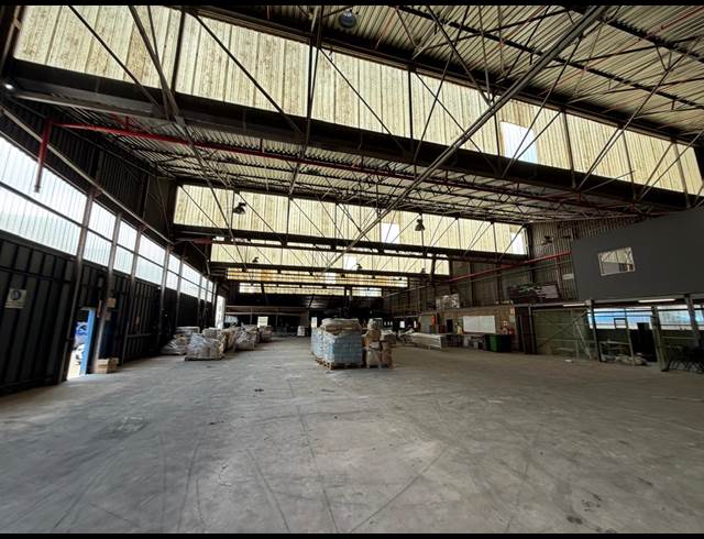 2,169M² WAREHOUSE TO LET IN CLAYVILLE
