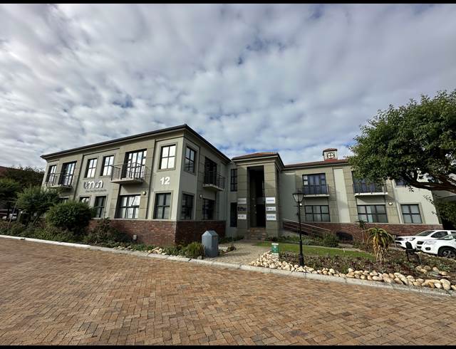 241M² BUSINESS TO LET IN CENTURY CITY