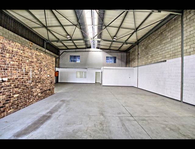 636.50M² WAREHOUSE TO LET IN KYA SANDS