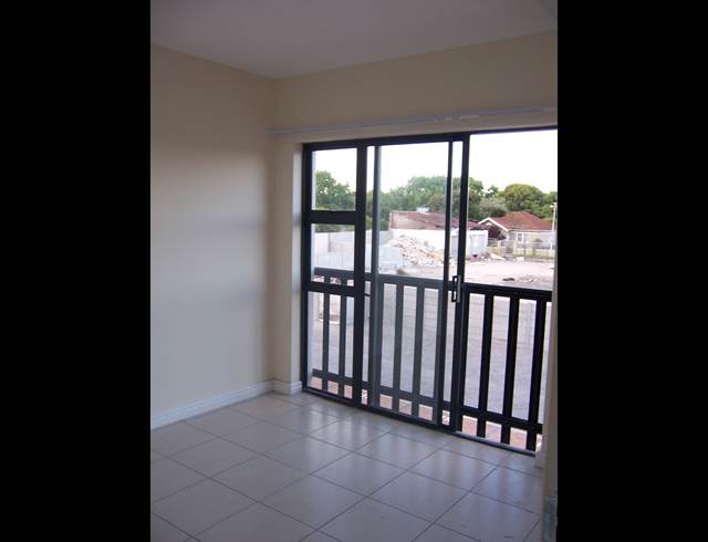 2 bed property to rent in LANSDOWNE