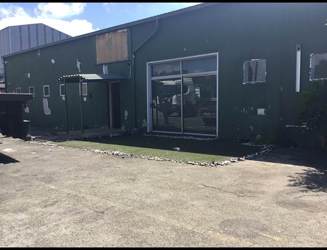 176M² WAREHOUSE TO LET IN WADEVILLE