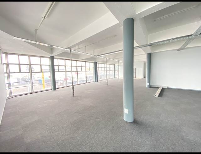 380M² OFFICE TO LET IN WOODSTOCK