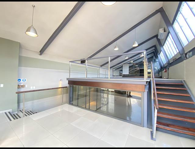 229M² SHOWROOM TO LET IN OBSERVATORY