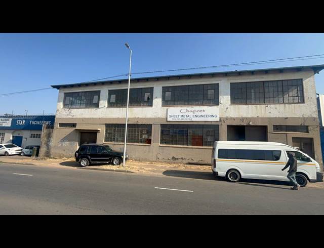 1,680M² WAREHOUSE TO LET IN BOOYSENS