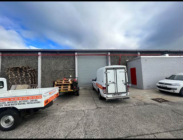 1,810M² WAREHOUSE TO LET IN EPPING INDUSTRIAL