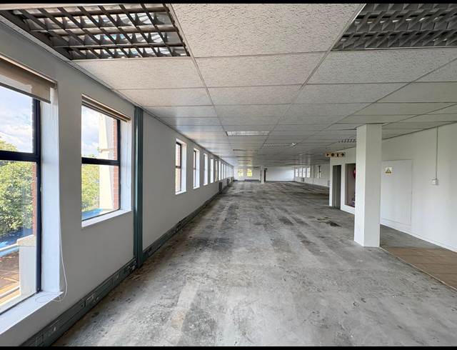 749M² OFFICE TO LET IN RANDJESPARK