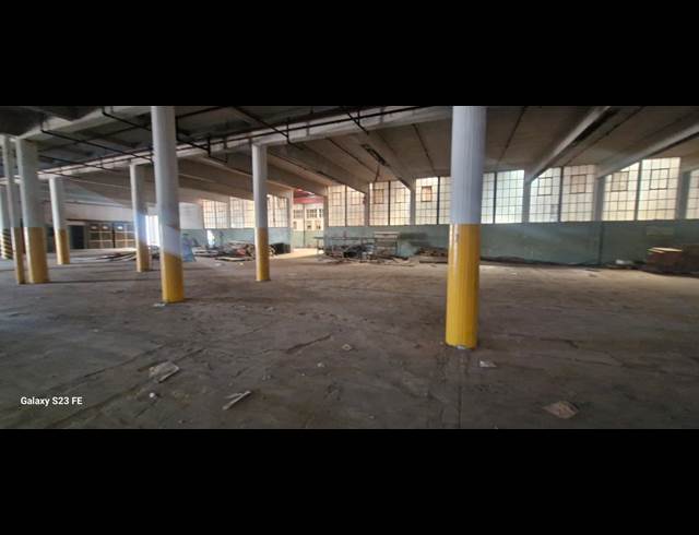 2,300M² WAREHOUSE TO LET IN SELBY