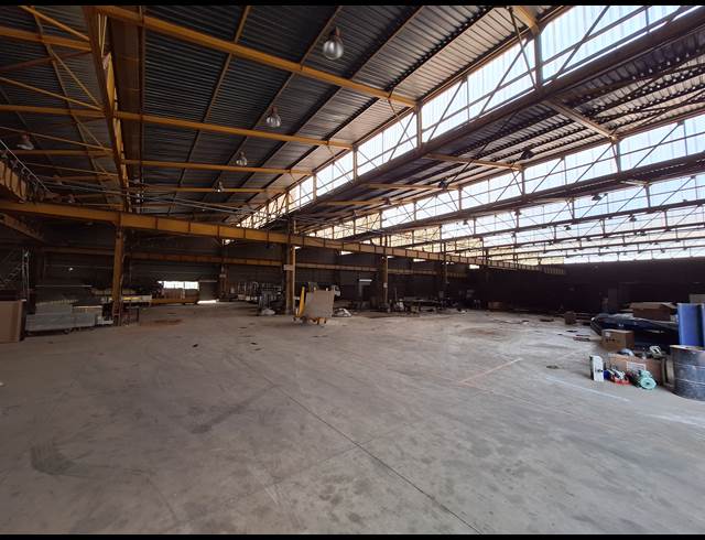 4,000M² WAREHOUSE TO LET IN STORMILL
