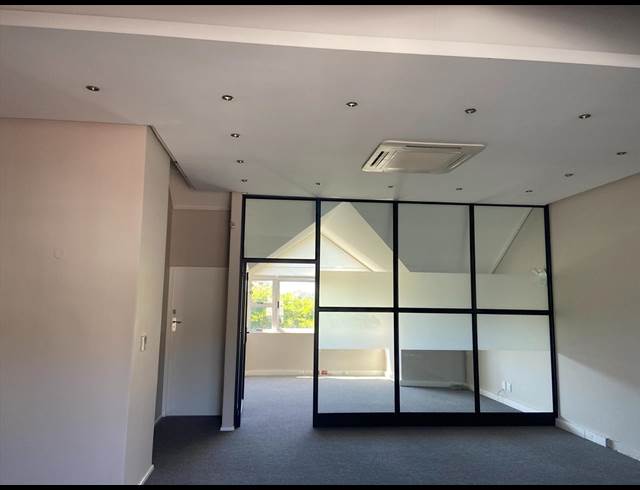 85M² OFFICE TO LET IN WESTLAKE