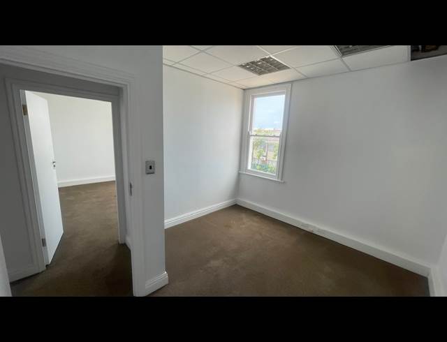 529M² OFFICE TO LET IN WINDERMERE