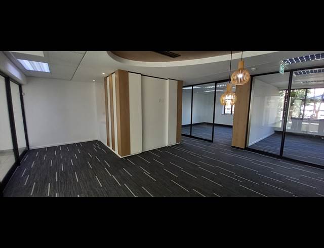 752M² OFFICE TO LET IN BRYANSTON