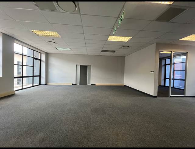 197M² OFFICE TO LET IN HIGHVELD