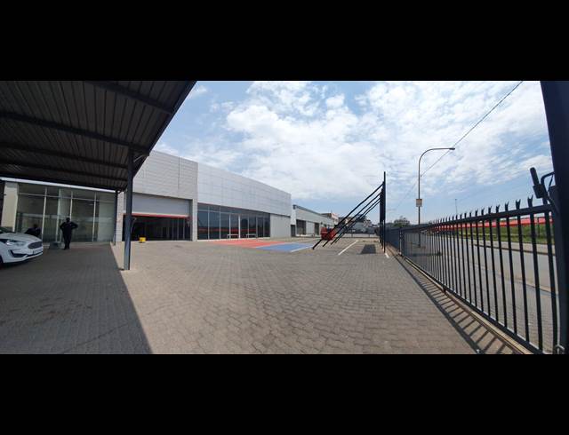 754M² WAREHOUSE TO LET IN CITY & SUBURBAN