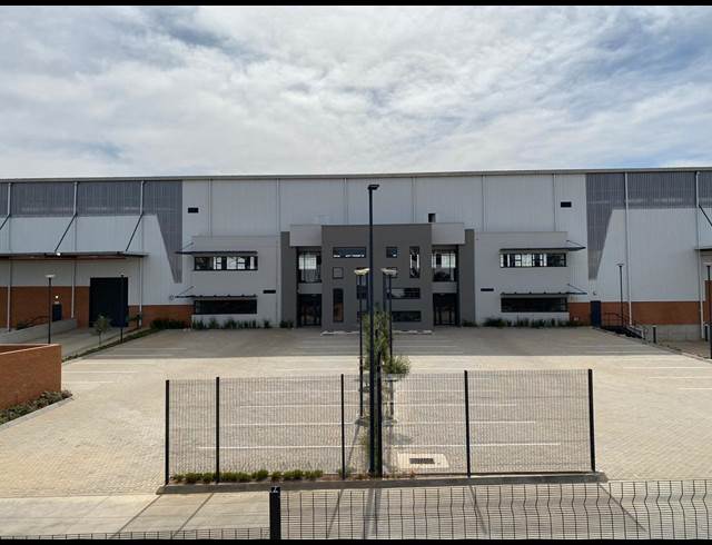 11,819M² WAREHOUSE TO LET IN GOSFORTH PARK