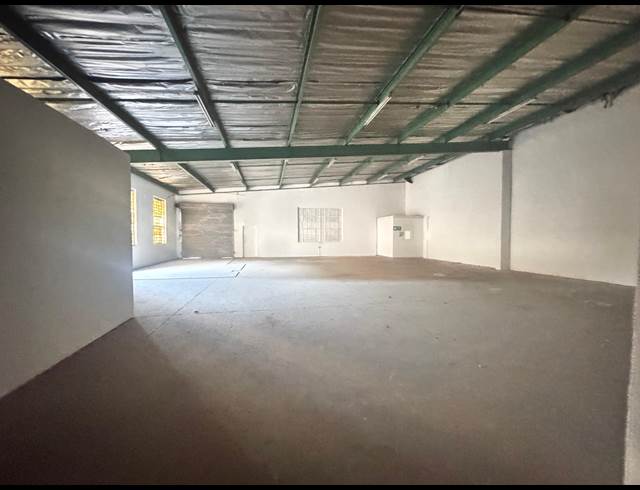 391M² WAREHOUSE TO LET IN PHOENIX INDUSTRIAL