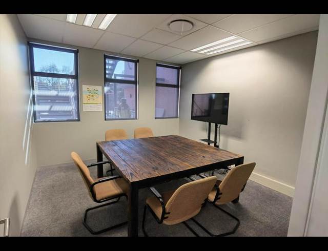 BUSINESS PROPERTY TO RENT IN LYNNWOOD