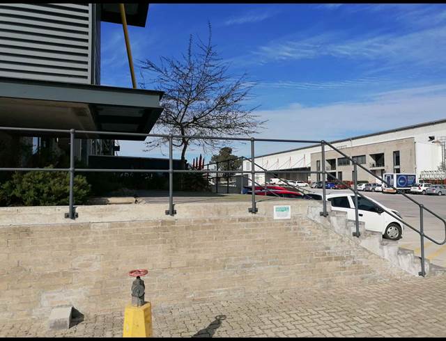 6,569M² WAREHOUSE TO LET IN BELLVILLE SOUTH INDUSTRIA