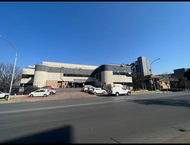 1,184M² OFFICE TO LET IN ROSEBANK