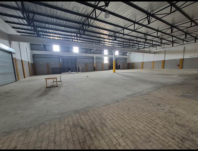 1,200M² WAREHOUSE TO LET IN DENVER