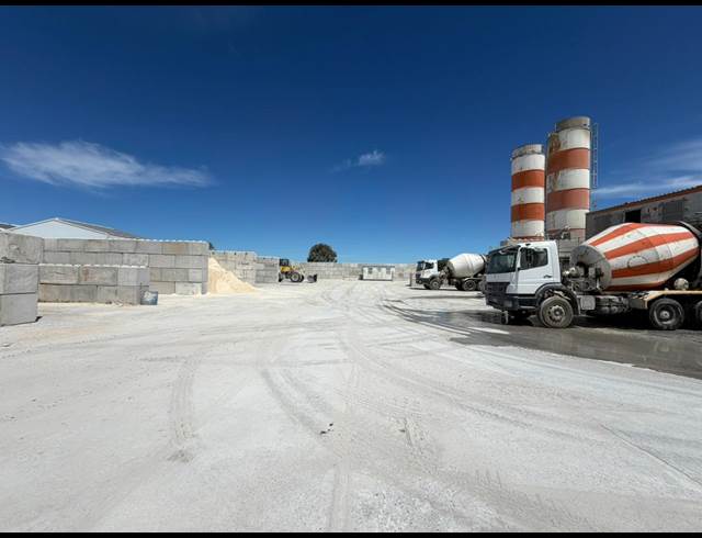 4,558M² INDUSTRIAL YARD TO LET IN WETTON